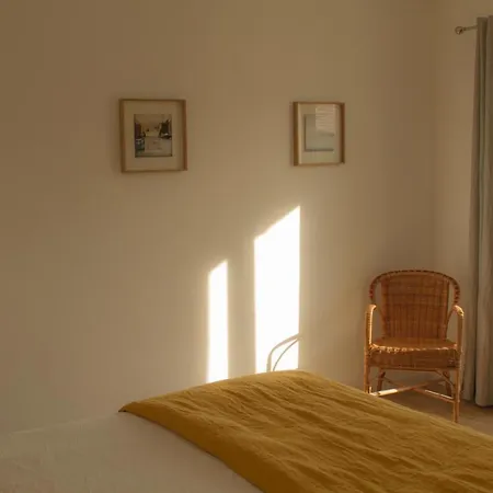La Centenaire - Maison D'hote Bed & Breakfast 3*